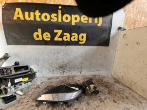 Gebrauchte Nebelscheinwerfer rechts vorne Opel Corsa D 1.2 16V Preis € 30,00 Margenregelung angeboten von Autodemontage de Zaag