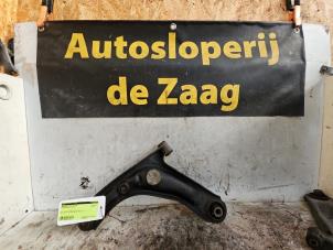 Usagé Bras de suspension avant droit Toyota Aygo (B10) 1.0 12V VVT-i Prix € 35,00 Règlement à la marge proposé par Autodemontage de Zaag