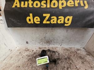 Used Air conditioning pump Opel Corsa C (F08/68) 1.0 12V Twin Port Price € 70,00 Margin scheme offered by Autodemontage de Zaag