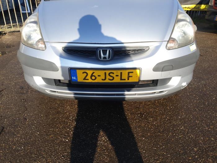 Front bumper from a Honda Jazz (GD/GE2/GE3) 1.3 i-Dsi 2002
