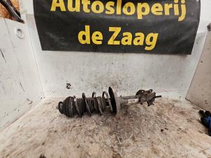 Usagé Barre amortisseur avant gauche Opel Corsa D 1.4 16V Twinport Prix € 35,00 Règlement à la marge proposé par Autodemontage de Zaag