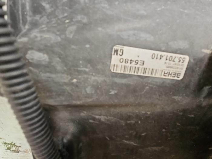 Ventilateur radiateur d'un Opel Corsa D 1.2 16V 2007