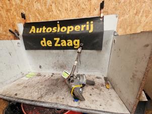 Usados Bomba de dirección asistida Opel Corsa D 1.2 16V Precio € 100,00 Norma de margen ofrecido por Autodemontage de Zaag