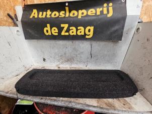 Usados Repisa trasera Opel Corsa D 1.2 16V Precio € 40,00 Norma de margen ofrecido por Autodemontage de Zaag