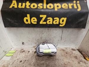 Usados Panel de instrumentación Opel Corsa D 1.2 16V Precio € 80,00 Norma de margen ofrecido por Autodemontage de Zaag