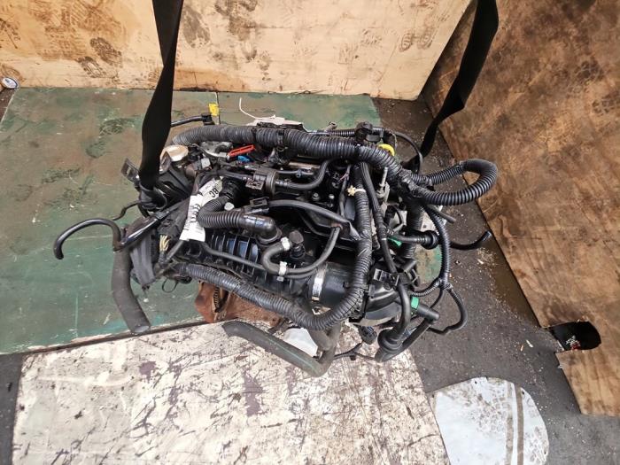 Engine from a Ford Focus 3 1.0 Ti-VCT EcoBoost 12V 125 2013