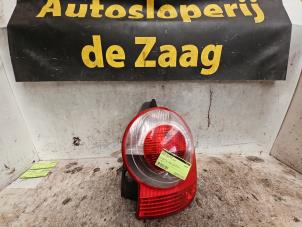 Używane Tylne swiatlo pozycyjne prawe Renault Modus/Grand Modus (JP) 1.5 dCi 105 Cena € 30,00 Procedura marży oferowane przez Autodemontage de Zaag
