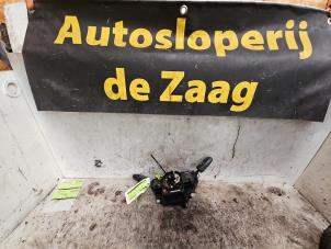 Używane Przelacznik Combi kolumny kierownicy Opel Corsa D 1.2 16V Cena € 35,00 Procedura marży oferowane przez Autodemontage de Zaag