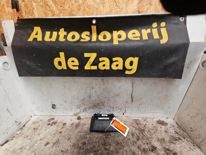 Begagnade Innerdisplay Mercedes A (W176) 1.6 A-200 16V Pris € 70,00 Marginaltabell erbjuds av Autodemontage de Zaag