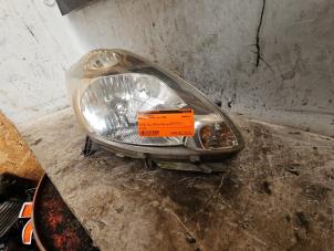 Used Headlight, right Daihatsu Sirion 2 (M3) 1.3 16V DVVT Price € 55,00 Margin scheme offered by Autodemontage de Zaag