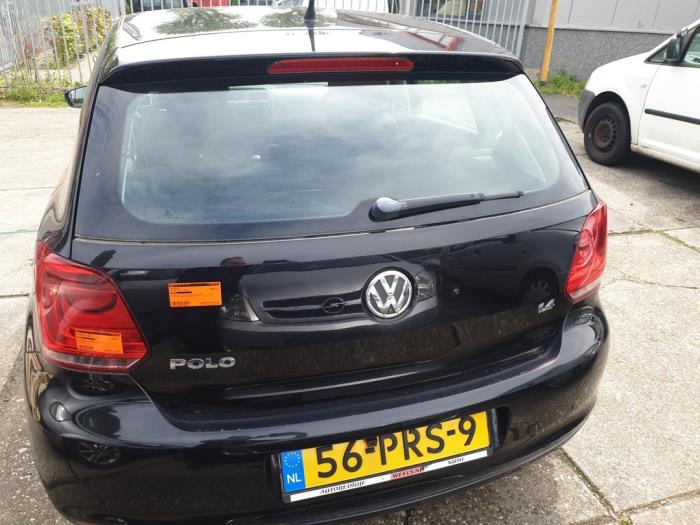 Portón trasero de un Volkswagen Polo V (6R) 1.4 16V 2011