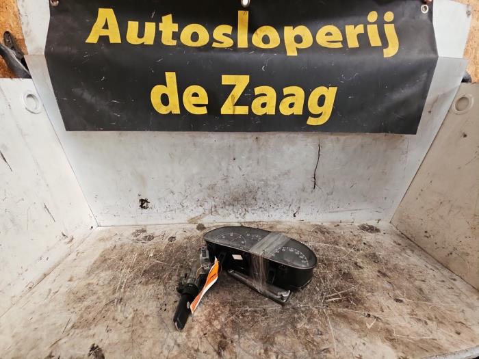 Used Ignition lock + computer Volkswagen Polo IV (9N1/2/3) 1.2 Price € 100,00 Margin scheme offered by Autodemontage de Zaag