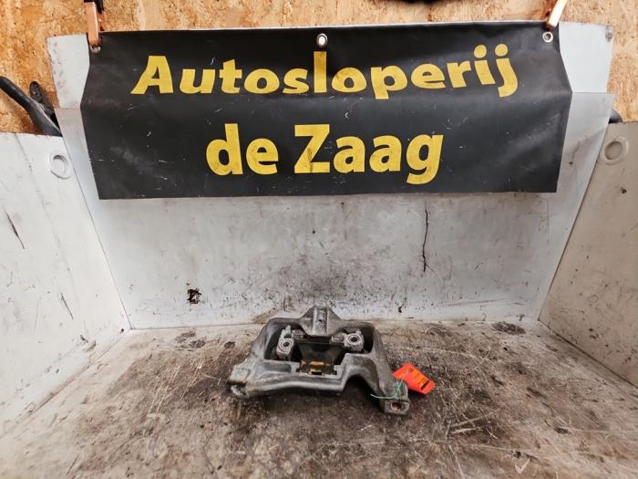Used Engine mount Mercedes A (W176) 1.6 A-200 16V Price € 25,00 Margin scheme offered by Autodemontage de Zaag