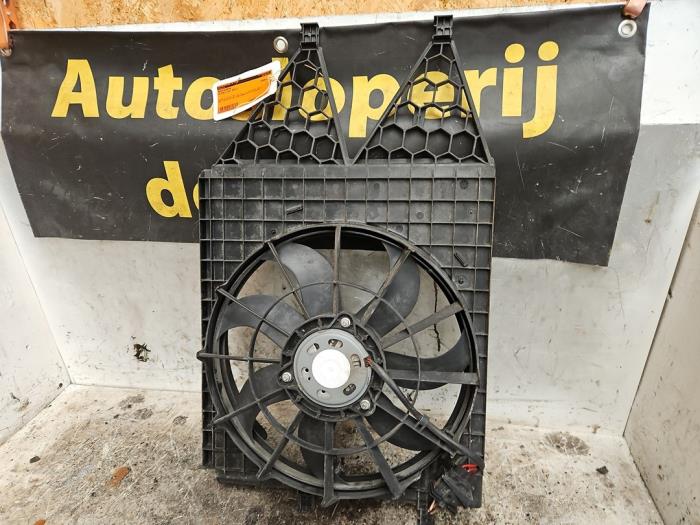 Gebrauchte Kühlerventilator Volkswagen Polo V (6R) 1.4 16V Preis € 40,00 Margenregelung angeboten von Autodemontage de Zaag