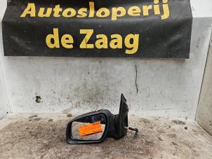 Used Wing mirror, left Ford Focus 2 Wagon 1.6 16V Price € 35,00 Margin scheme offered by Autodemontage de Zaag