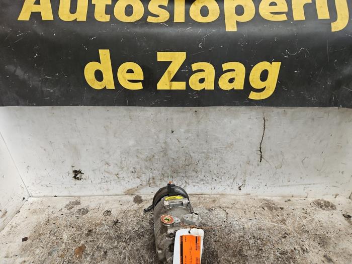 Used Air conditioning pump Ford Focus 2 1.6 Ti-VCT 16V Price € 90,00 Margin scheme offered by Autodemontage de Zaag