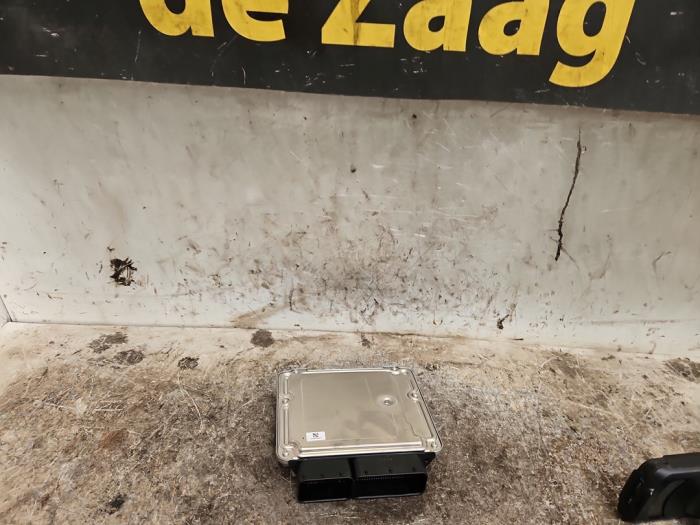 Used Engine management computer BMW 1 serie (F20) 116d 1.6 16V Efficient Dynamics Price € 150,00 Margin scheme offered by Autodemontage de Zaag
