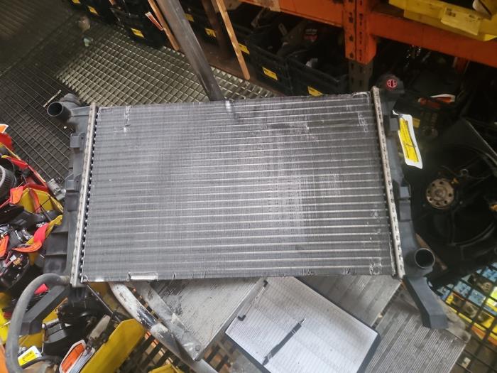 Used Radiator Mercedes B (W245) 1.5 B-150 16V Price € 50,00 Margin scheme offered by Autodemontage de Zaag