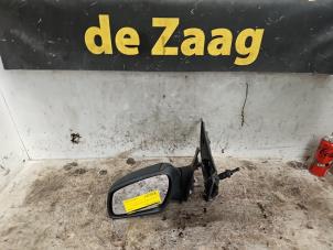 Used Wing mirror, left Ford Focus 2 1.6 16V Price € 25,00 Margin scheme offered by Autodemontage de Zaag