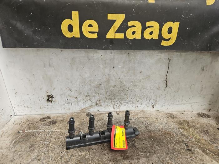 Usagé Bobine Opel Corsa E 1.4 16V Prix € 50,00 Règlement à la marge proposé par Autodemontage de Zaag