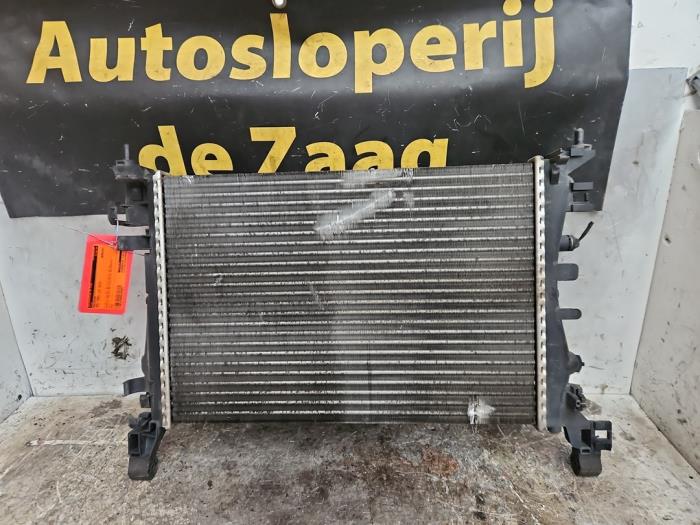 Usagé Radiateur Opel Corsa E 1.4 16V Prix € 60,00 Règlement à la marge proposé par Autodemontage de Zaag