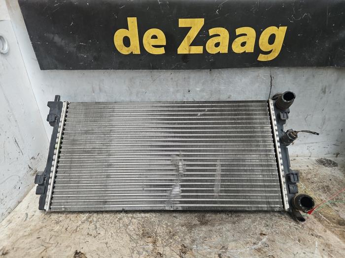 Used Radiator Volkswagen Polo V (6R) 1.2 12V Price € 45,00 Margin scheme offered by Autodemontage de Zaag
