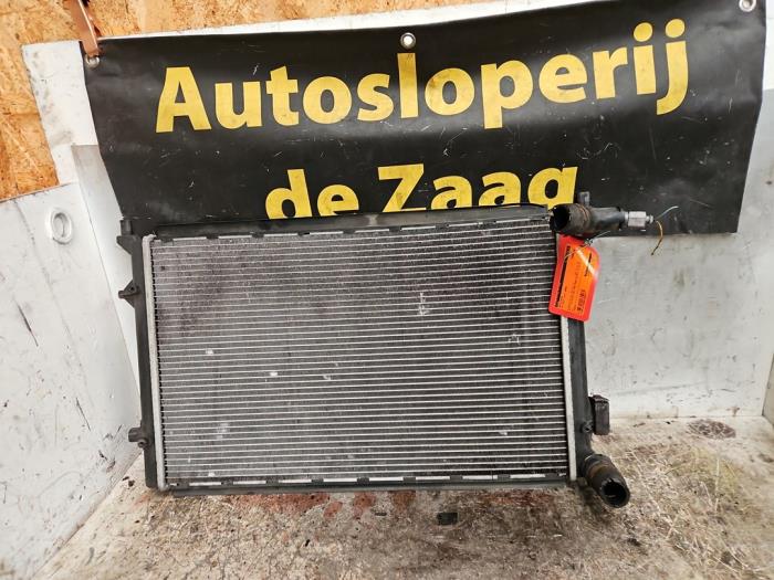 Usagé Radiateur Volkswagen Golf V (1K1) 1.6 Prix € 50,00 Règlement à la marge proposé par Autodemontage de Zaag