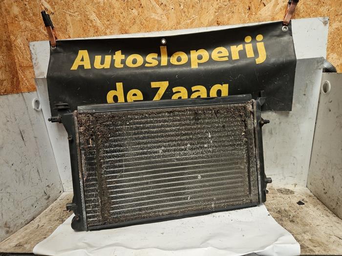 Usagé Radiateur Volkswagen Golf V (1K1) 1.6 FSI 16V Prix € 35,00 Règlement à la marge proposé par Autodemontage de Zaag