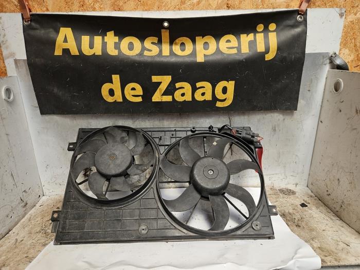 Gebrauchte Kühlerventilator Volkswagen Golf V (1K1) 1.6 FSI 16V Preis € 45,00 Margenregelung angeboten von Autodemontage de Zaag