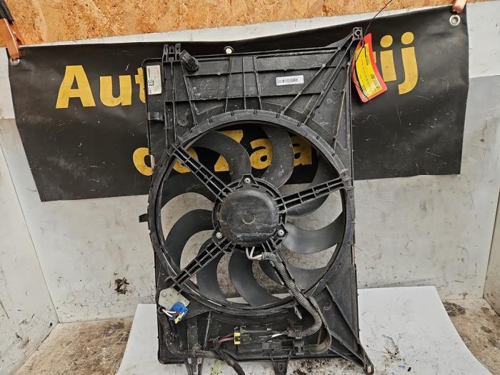 Used Radiator fan Jeep Renegade (BU) 1.6 Multijet 16V Price € 100,00 Margin scheme offered by Autodemontage de Zaag