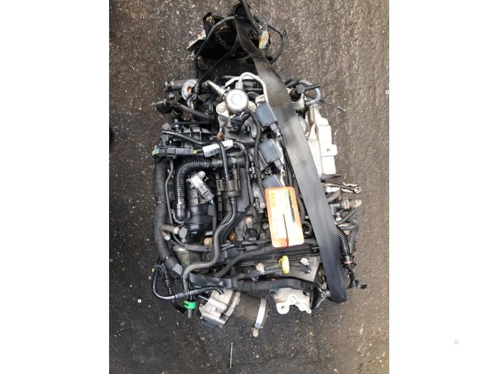 Moteur d'un Ford Fiesta 6 (JA8) 1.0 EcoBoost 12V 100 2014