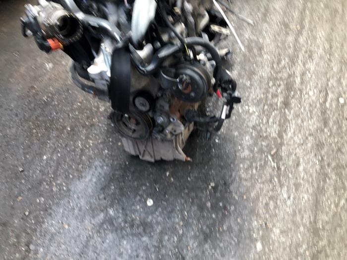 Moteur d'un Ford Fiesta 6 (JA8) 1.0 EcoBoost 12V 100 2014