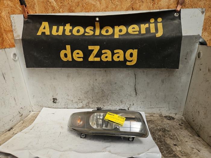 Używane Reflektor prawy Seat Toledo (1M2) 1.8 20V Cena € 35,00 Procedura marży oferowane przez Autodemontage de Zaag