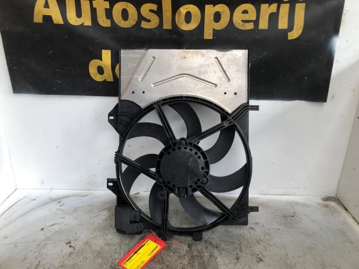 Gebrauchte Kühlerventilator Opel Crossland (X) 1.2 Turbo 12V Preis € 100,00 Margenregelung angeboten von Autodemontage de Zaag