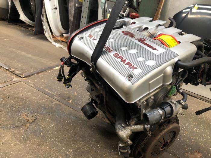 Motor van een Alfa Romeo 147 (937) 1.6 Twin Spark 16V 2008