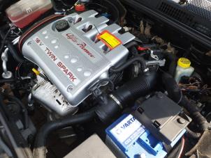 Motor van een Alfa Romeo 147 (937) 1.6 Twin Spark 16V 2008
