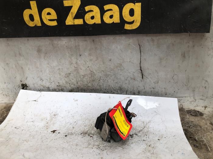 Begagnade ABS-pump Peugeot 107 1.0 12V Pris € 75,00 Marginaltabell erbjuds av Autodemontage de Zaag