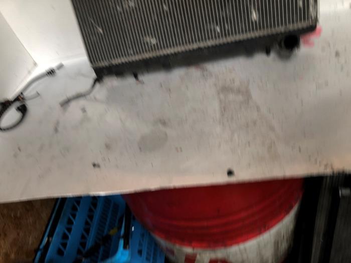 Usagé Radiateur Citroen C4 Picasso (UD/UE/UF) 2.0 16V Autom. Prix € 30,00 Règlement à la marge proposé par Autodemontage de Zaag