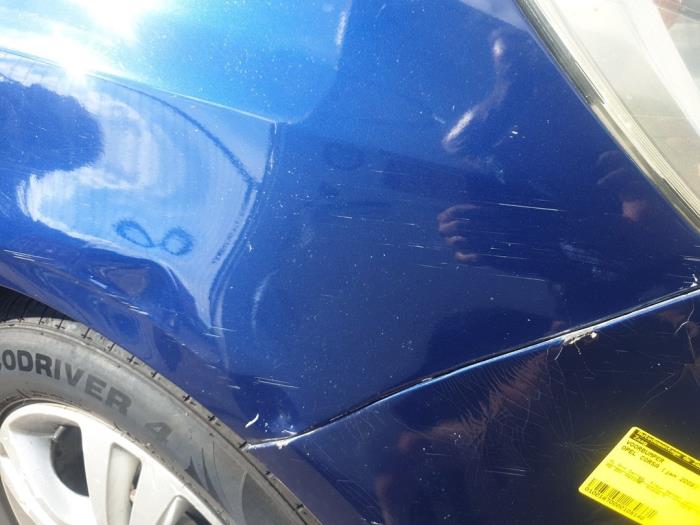 Aile avant droite d'un Opel Corsa D 1.2 16V 2008