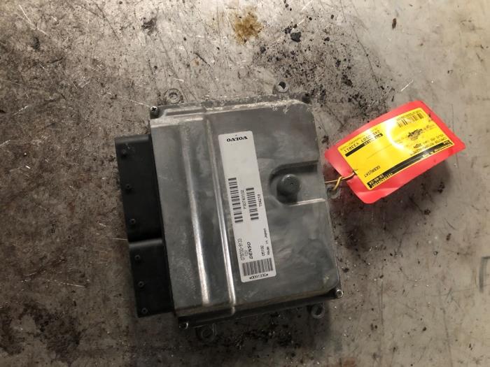 Used Engine management computer Volvo V50 (MW) 2.4 20V Price € 60,00 Margin scheme offered by Autodemontage de Zaag