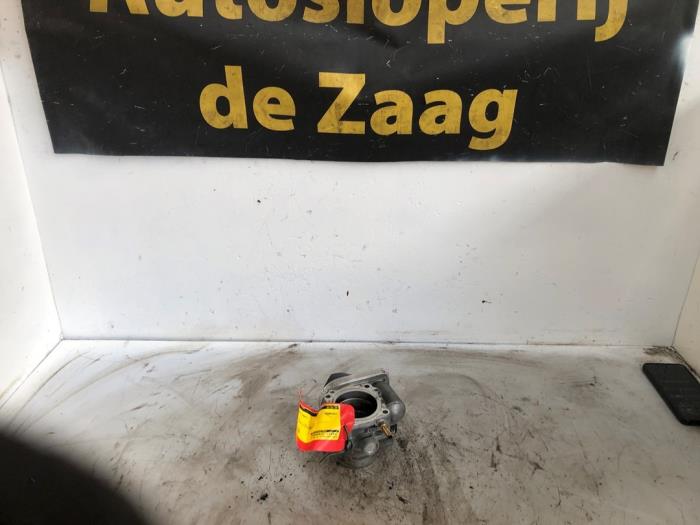 Gebrauchte Drosselklappengehäuse Renault Clio III (BR/CR) 1.4 16V Preis € 30,00 Margenregelung angeboten von Autodemontage de Zaag