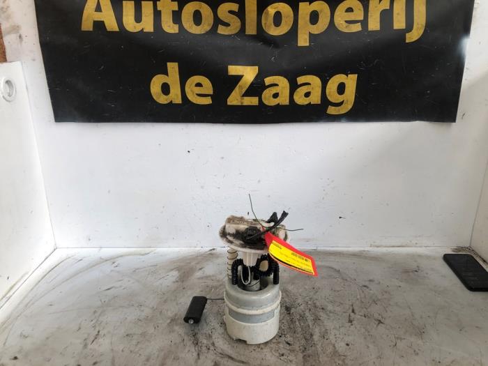 Gebrauchte Benzinpumpe Renault Twingo II (CN) 1.2 Preis € 45,00 Margenregelung angeboten von Autodemontage de Zaag