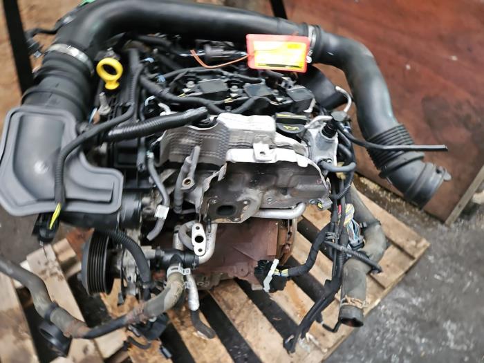 Moteur d'un Ford Fiesta 6 (JA8) 1.0 EcoBoost 12V 100 2013