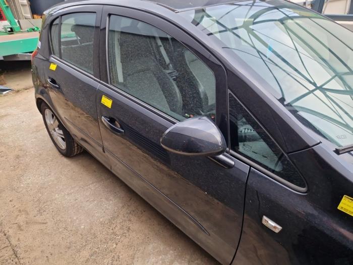 Kotflügel rechts vorne van een Opel Corsa D 1.2 16V 2007