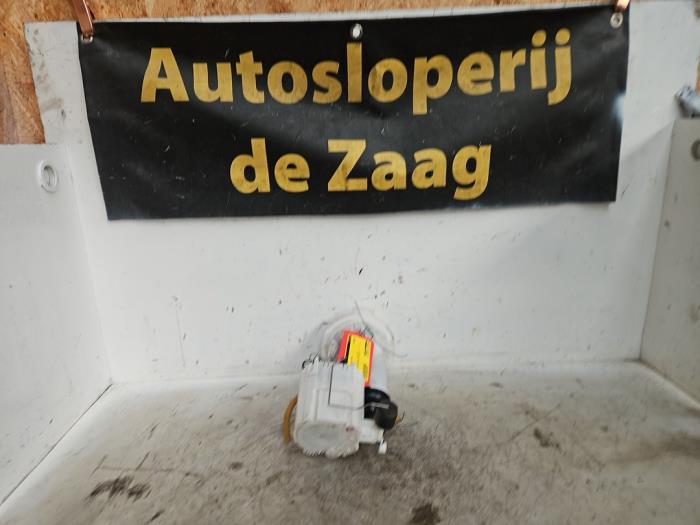 Gebrauchte Benzinpumpe BMW 1 serie (F20) 114i 1.6 16V Preis € 50,00 Margenregelung angeboten von Autodemontage de Zaag