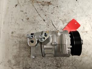 Pompe clim d'un Volkswagen Crafter 2.5 TDI 30/32/35 2009
