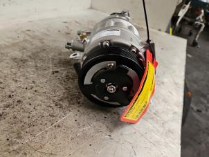 Pompe clim d'un Volkswagen Crafter 2.5 TDI 30/32/35 2009
