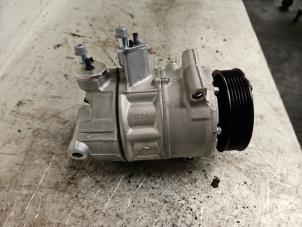 Pompe clim d'un Volkswagen Crafter 2.5 TDI 30/32/35 2009