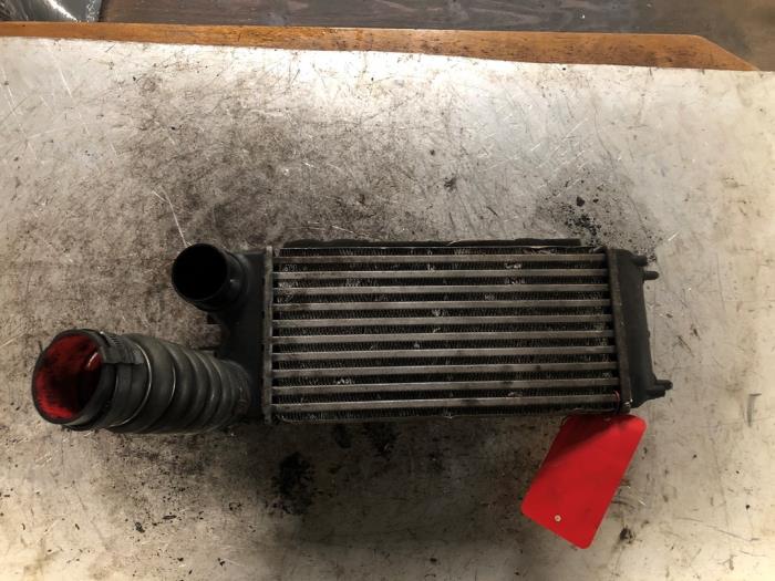 Usados Intercooler Ford Fiesta 6 (JA8) 1.6 TDCi 95 Precio € 45,00 Norma de margen ofrecido por Autodemontage de Zaag