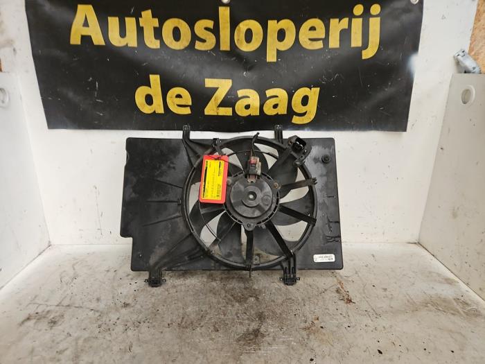 Gebrauchte Kühlerventilator Ford Fiesta 6 (JA8) 1.6 TDCi 95 Preis € 50,00 Margenregelung angeboten von Autodemontage de Zaag